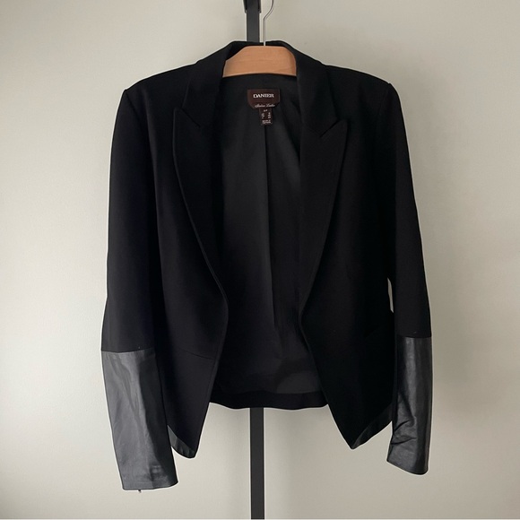 Danier Jackets & Blazers - Danier Leather Open Blazer Suit Jacket Zipper Cuffs Black Womens Size Small